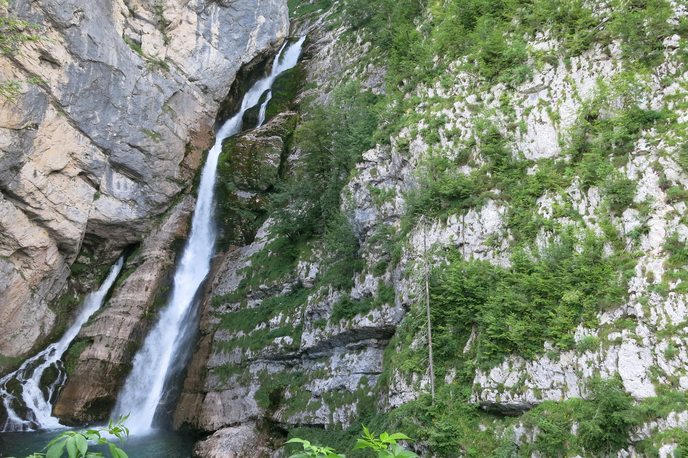 Slap Savica | Javni zavod TNP je letos začel pripravljati načrte obiskovanja za vsa štiri plačljiva območja v TNP, torej slap Savica, soteska Vintgar, korita Mostnice in Tolminska korita.  | Foto STA
