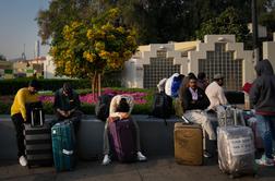 Šokirani, koliko denarja želijo za letalske karte iz Dubaja #video