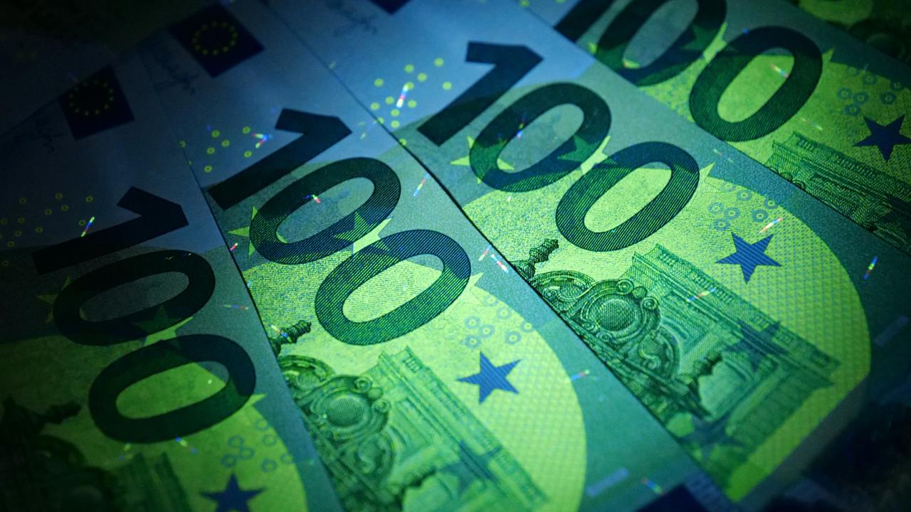 Javnofinančni primanjkljaj v drugem četrtletju porasel na 3,9 odstotka BDP