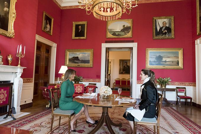 Melania in jordanska kraljica Rania v Rdeči sobi | Foto: The White House