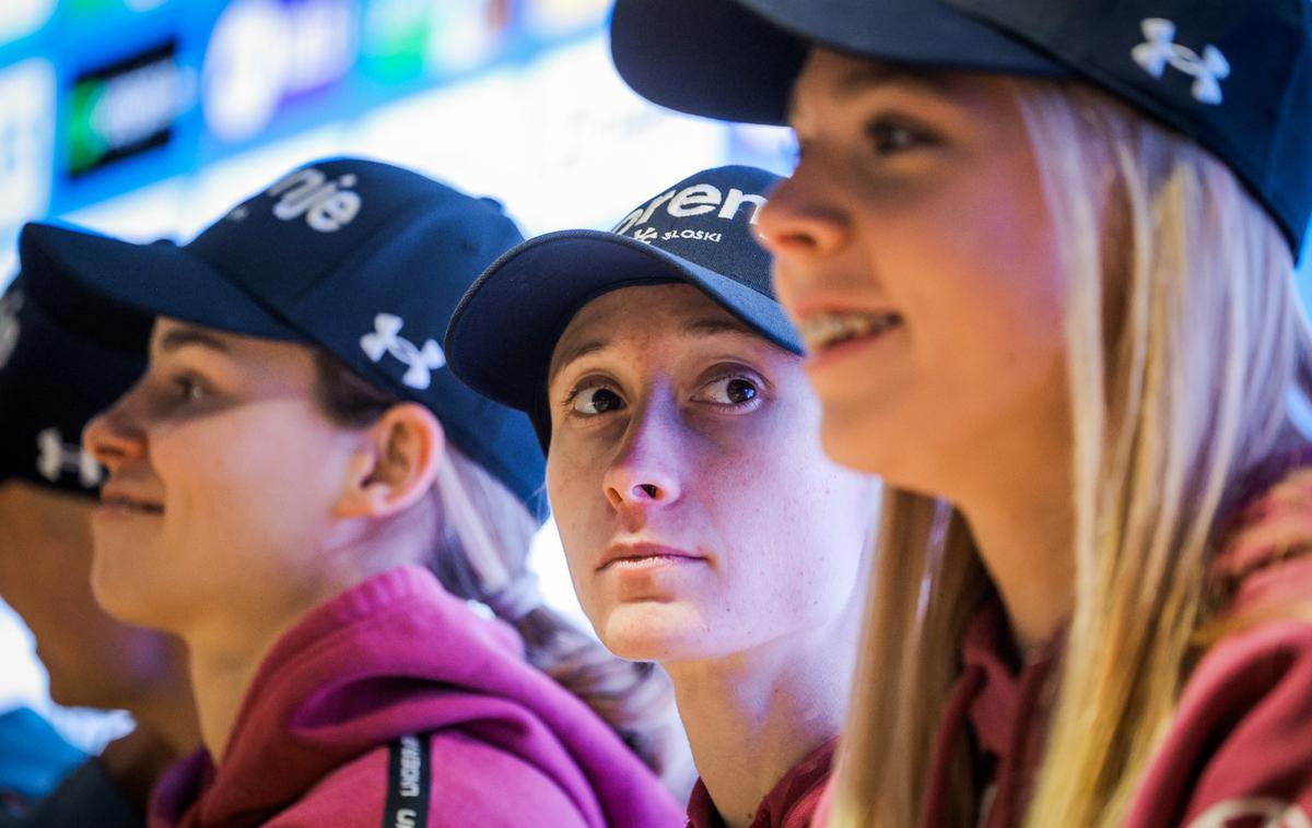 smučarski skoki, NIka Prevc | Nika Prevc in druščina bodo lahko v prihodnji sezoni nastopale na prestižni novoletni turneji.  | Foto Daniel Novakovič/STA