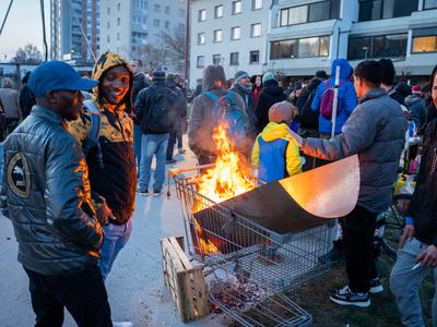 Pred Centrom Rog množica protestnikov: opozorili so na gentrifikacijo Ljubljane #foto