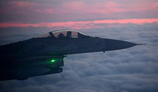 V Južni Koreji strmoglavilo ameriško vojaško letalo F-16