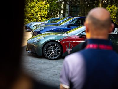Kitajska, puščave, Kavkaz in tudi Slovenija: za maseratije 15 tisoč kilometrov do Modene