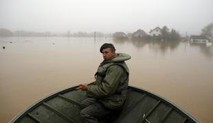 Sava še vedno narašča, poplavljenih in ogroženih vse več mest