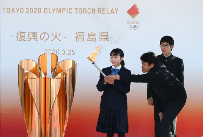 Če bi življenje teklo po ustaljenih tirnicah, bi Japonci te dni spremljali pot olimpijske bakle po njihovi državi, tako pa je celoten protokol prestavljen na prihodnje poletje. Bomo takrat res dočakali izvedbo olimpijskih iger? | Foto: Getty Images