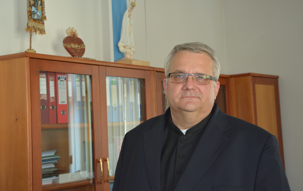 Peter Štumpf | "Če odstopi nadškof Zore, odstopi tudi škof Štumpf," je na Facebooku zapisal murskosoboški škof Peter Štumpf. | Foto STA