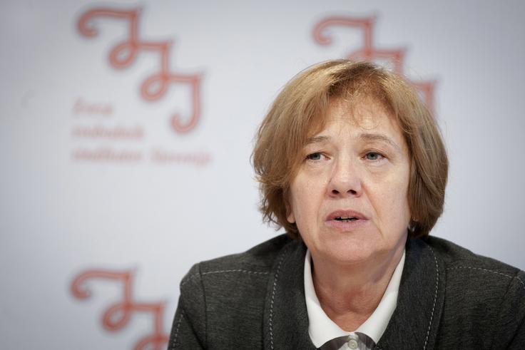 Na vprašanje, zakaj nameravajo Fakinu po prenehanju mandata ponuditi službo, je predsednica upravnega odbora Lučka Böhm odgovorila, da so to predlagali predstavniki zaposlenih ZZZS v upravnem odboru.  | Foto: 