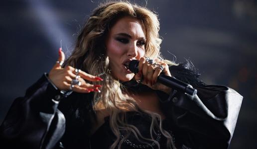 Senidah navdušila v Stožicah: pridružila sta se ji tudi Kreslin in Magnifico #foto #video