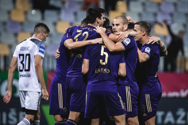Mariborčani so v nedeljo proti Muri povedli z 1:0, a na koncu ostali brez točk. | Foto: Blaž Weindorfer/Sportida