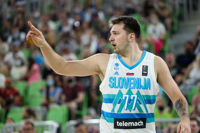 košarka - Slovenija : Hrvaška | Luka Dončić je na zadnji pripravljalni tekmi proti Hrvaški dosegel deset točk ter zbral 17 asistenc in sedem skokov. | Foto Vid Ponikvar