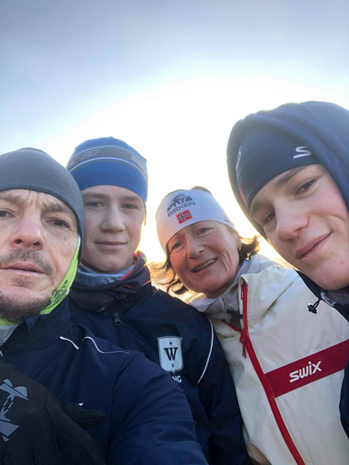 Zadnjih šest let družina Koblar živi na Norveškem, kjer sinova trenirata hokej.  | Foto: osebni arhiv/Lana Kokl