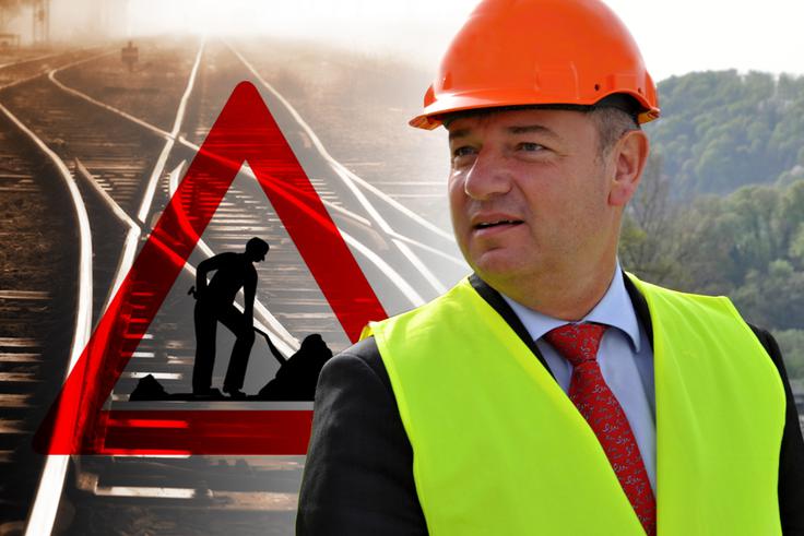 Minister za infrastrukturo Peter Gašperšič je ob nastopu mandata leta 2014 menil, da gradnja drugega tira ni nujno potrebna. So ga iz Slovenskih železnic zdaj obvestili o ugotovitvah poročila? | Foto: Gregor Jamnik
