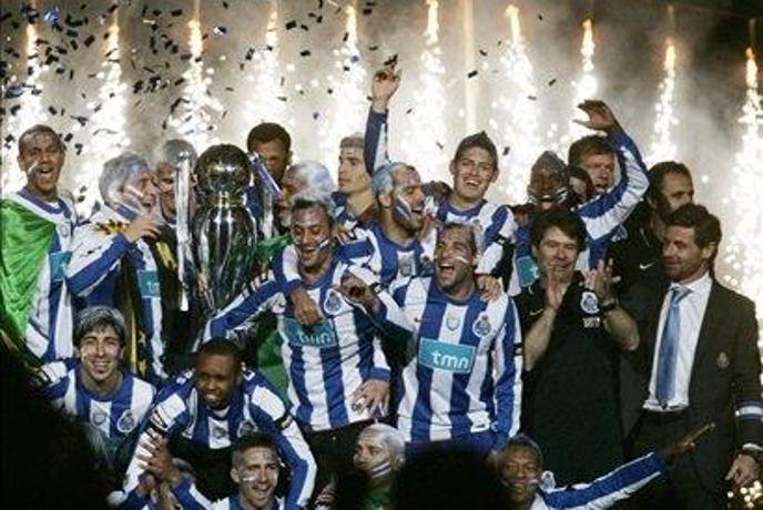 'Barca' in Man Utd lovita dvojno, Porto pa trojno krono