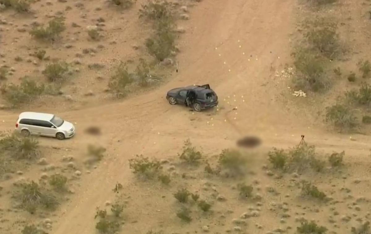 puščava, umor, Mohave | Policija je našla šest trupel in dve vozili.  | Foto X/@KTLA