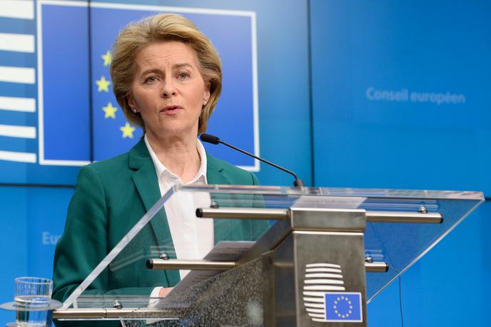 Ursula von der Leyen | Evropska komisija v poročilu o vladavini prava v Sloveniji opozarja tudi na dolgotrajne sodne postopke, zlasti v povezavi s pranjem denarja, ter podhranjenost KPK in Akosa. | Foto Reuters