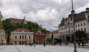 Pred nami oblačna nedelja, meja sneženja do 1.200 metrov