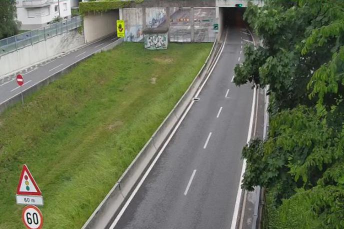 Predor Šentvid | Kolona vozil pred predorom Karavanke | Foto DRSI