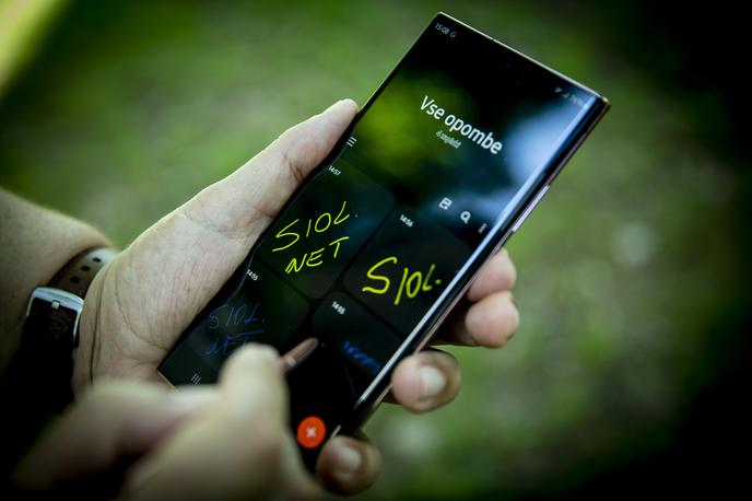 Samsung Galaxy Note 20 Ultra 5G | Najbolj prepoznavna značilnost vseh telefonov serije Note je pisalo S Pen, ki so ga tudi letos funkcijsko nadgradili. | Foto Ana Kovač