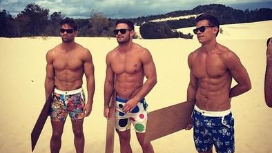 Dame, spočijte si oči na mišicah z avstralskih plaž (foto)