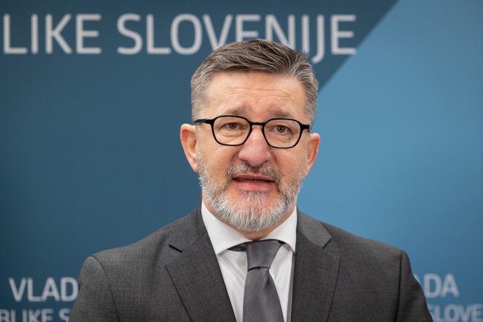 Branko Lobnikar | Lobnikar, ki je omenil, da je za končne ugotovitve po nekaj mesecih izvajanja zakona še prezgodaj, je izpostavil, da se je v tem obdobju zmanjšalo število kaznivih dejanj za tretjino. | Foto STA
