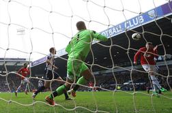 Rdeči vragi začuda suvereni, Chelsea pohrustal Tottenham