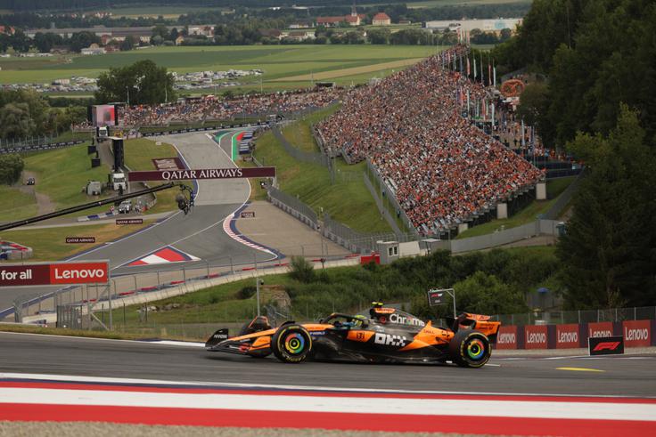 Lando Norris je z najboljšim petkovim časom kroga dobil drugi prosti trening. | Foto: Reuters