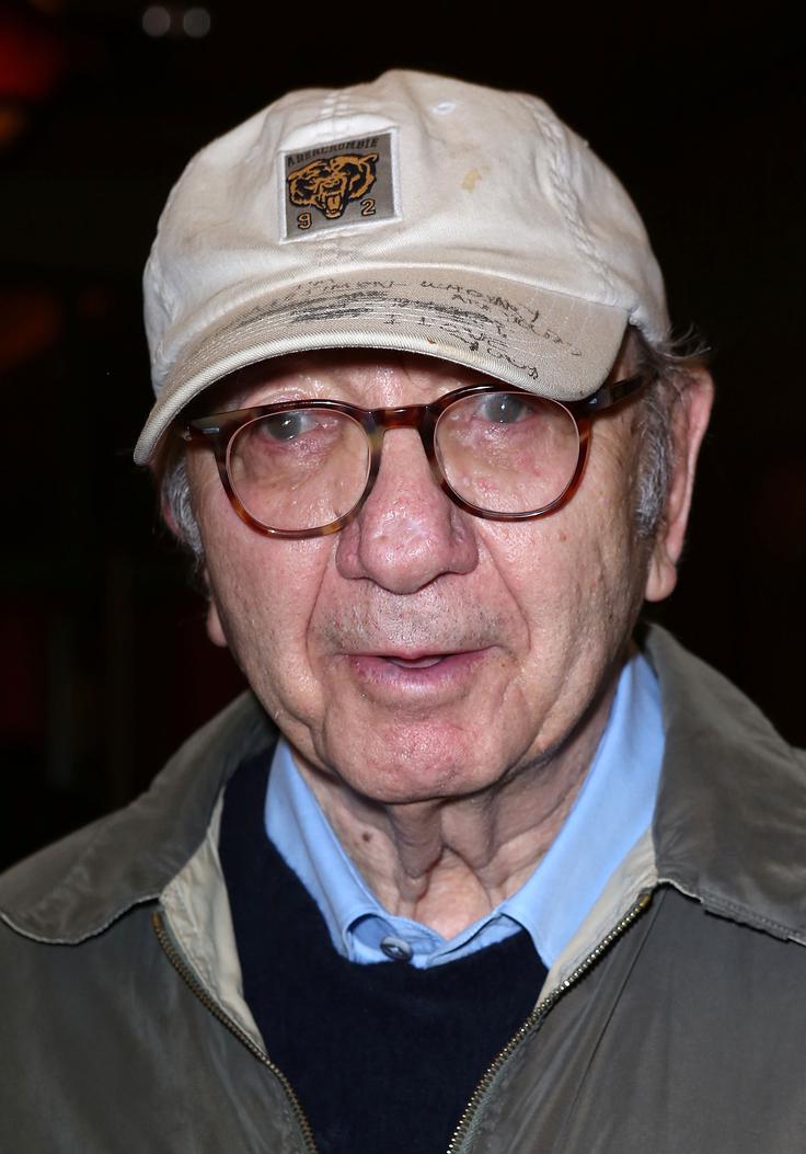 Neil Simon velja za enega najboljših komediografov v ameriški literarni zgodovini. Bil je prepričan, da je "naše življenje smešno in žalostno, gledališče, kot refleksija življenja, pa bi moralo biti enako", so o njegovem delu še zapisali na Portalu slovenskega gledališča. | Foto: Getty Images