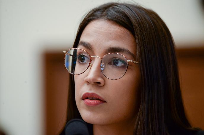 Alexandria Ocasio-Cortez | Občudovalci Alexandrie Ocasio-Cortez, ki je znana po kratici AOC, upajo, da bo nekoč predsednica ZDA. Na drugi strani je številne konservativce strah, da se bo to res zgodilo. Do zdaj AOC še ni mogla kandidirati za podpredsednico ali predsednico ZDA, saj je mlajša od 35 let. Bo pa dovolj stara leta 2024.  | Foto Reuters