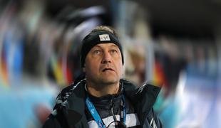 Goljufanje v smučarskih skokih? FIS uvaja rdeče kartone in ostre sankcije.
