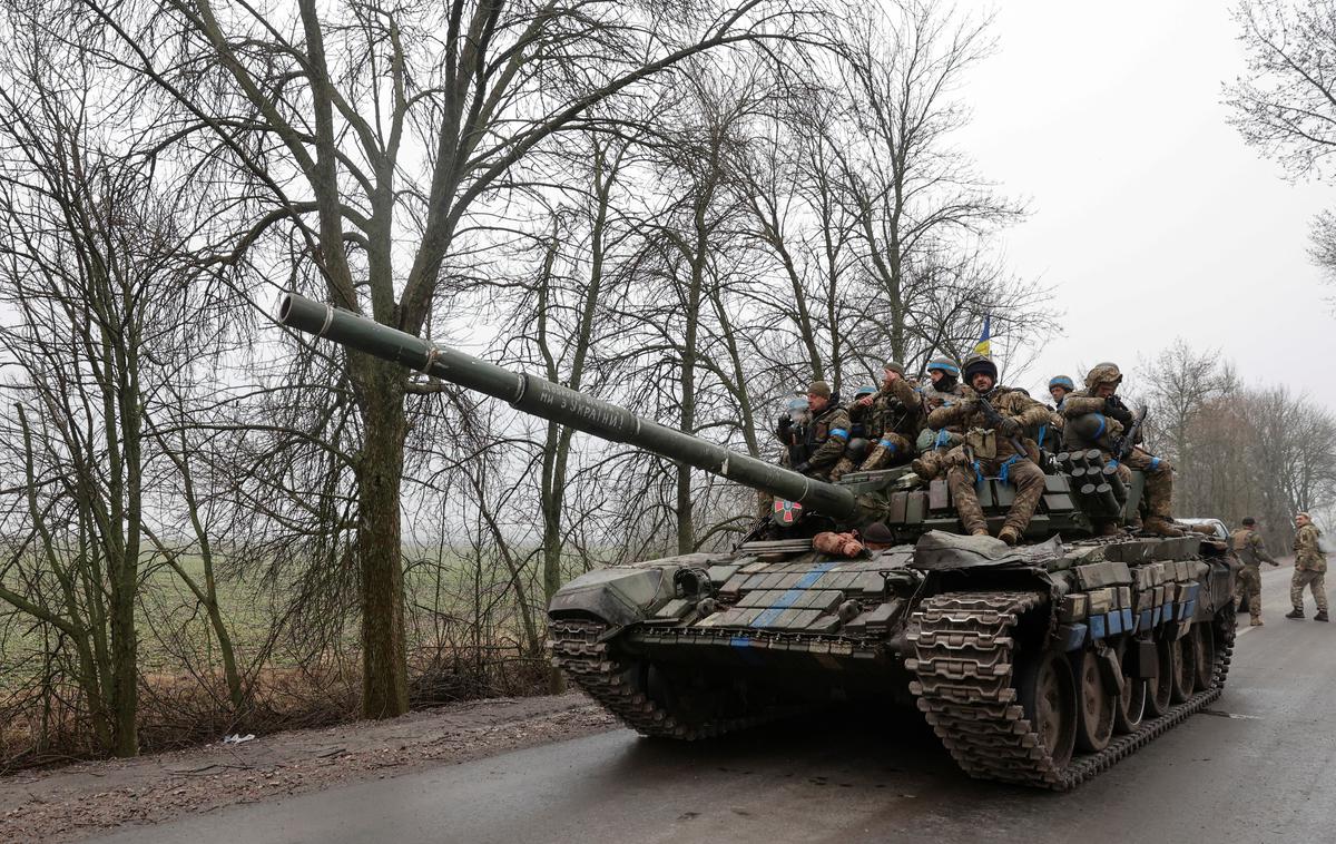 ukrajinska vojska | Pri urjenju ukrajinskih vojakov bi lahko po navedbah državnega sekretarja sodelovalo do nekaj deset pripadnikov Slovenske vojske. | Foto Reuters