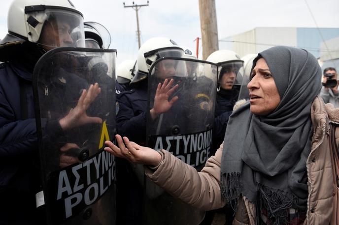 migranti Grčija | Sodišče poudarja zlasti, da Grčija ni preverila tveganj, ki bi jim bila ženska lahko izpostavljena ob vrnitvi. Državi je naložilo plačilo 20 tisoč evrov odškodnine. | Foto Reuters