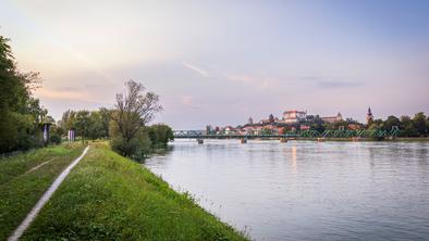 V reki Dravi našli moško truplo