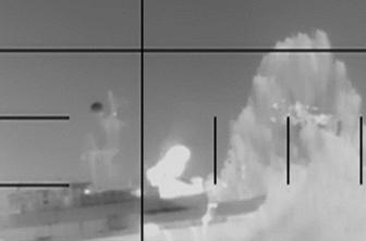 Iransko fregato so potopili Američani. Objavili so posnetek napada. #video