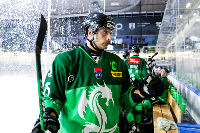 HK Olimpija, Blaž Gregorc | Branilec in začasni kapetan Olimpije Blaž Gregorc je s prvo tretjino rednega dela klubske sezone zelo zadovoljen. | Foto Aleš Fevžer