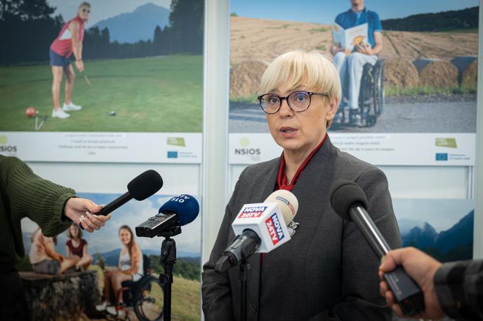 Nataša Pirc Musar | V pogovoru v okviru foruma Partnerstvo za prihodnost, v katerem je sodelovala skupaj z direktorjem Fiha Severjem, je Pirc Musar pozvala novinarje, naj poročajo tudi o dobrih zgodbah. "Te so namreč vzor in lahko potegnejo voz naprej," je pojasnila. | Foto STA