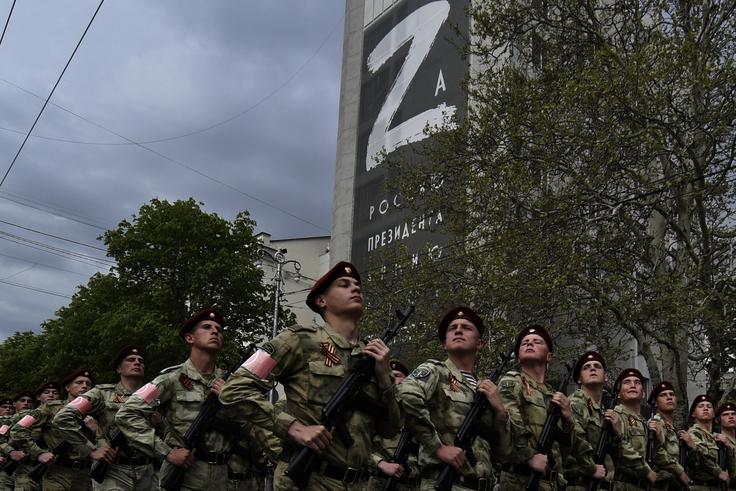 Z, ruski vojaki, črka Z | Foto: AP / Guliverimage