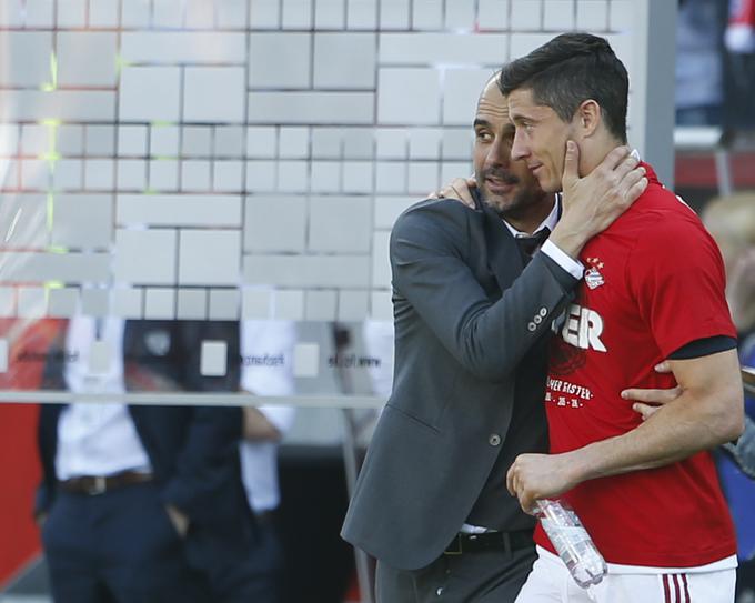 Guardiola je bil poln pozitivnih besed o Lewandowskem.  | Foto: Reuters