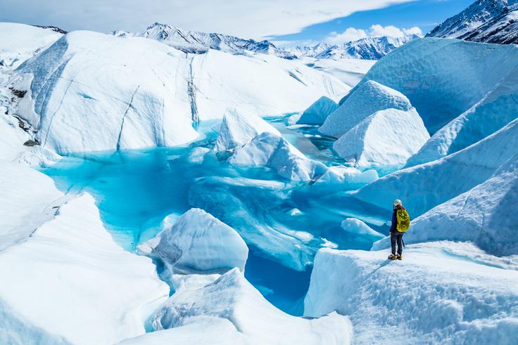 Bazen kristalno čiste vode na ledeniku Matanuska na Aljaski.  | Foto: Shutterstock