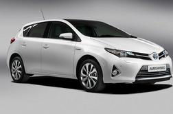 Toyota auris zdaj bolj prepoznavna in prilagojena hibridnim elementom