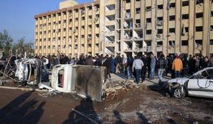 Med izpitom na sirski univerzi ubitih 83 ljudi