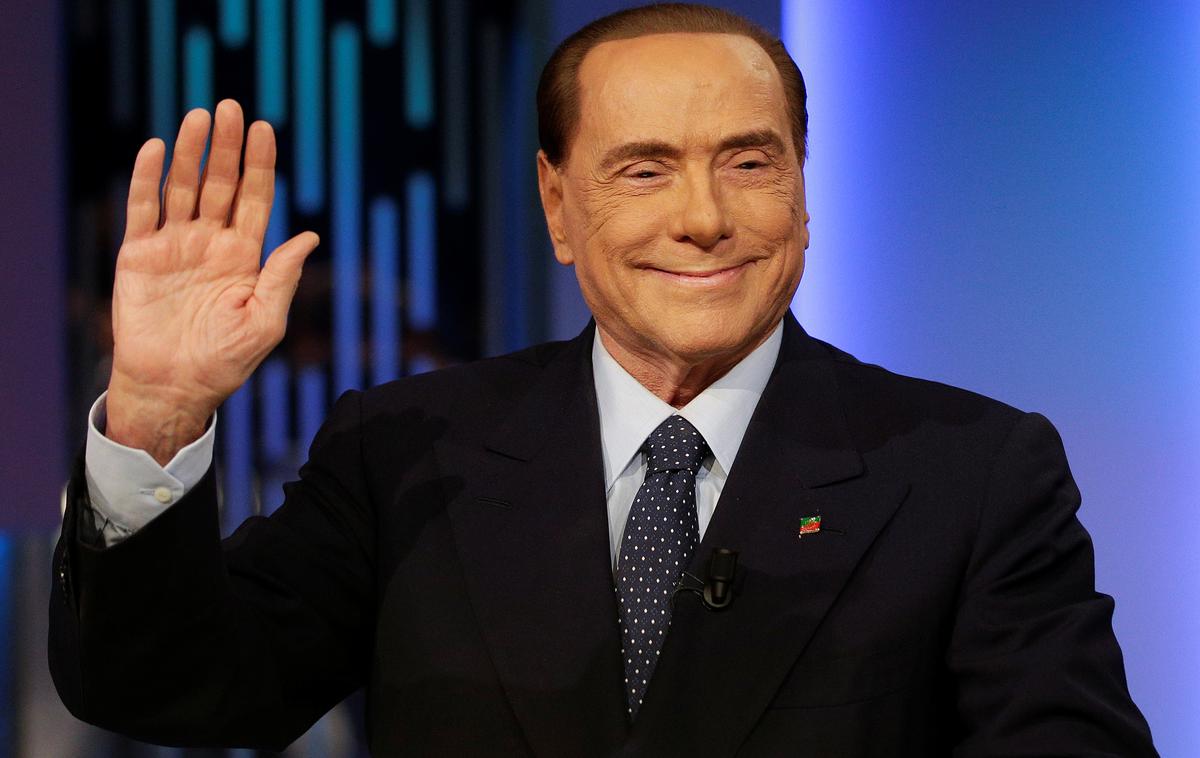 Silvio Berlusconi | Zdravstveno stanje italijanskega premierja Silvia Berlusconija se po okužbi z novim koronavirusom izboljšuje. | Foto Reuters