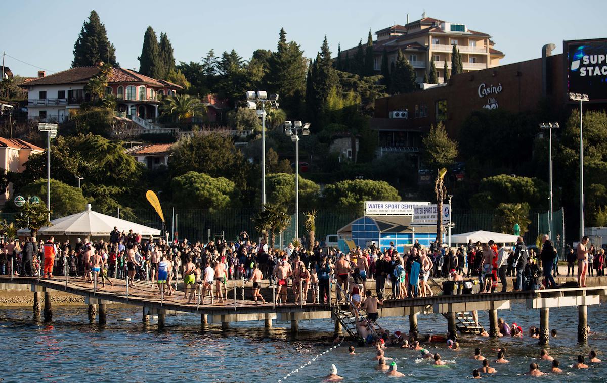 Novoletni skok v morje Portorož | Foto Vid Ponikvar