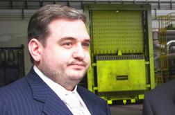 Razkrito, kako je ruski tajkun več let finančno obremenjeval SIJ