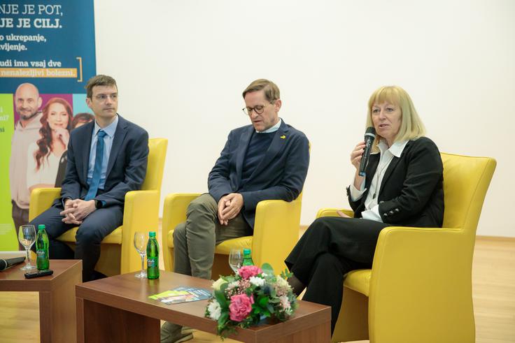 Udeleženci okrogle mize Zdravniške zbornice Slovenije o kroničnih nenalezljivih boleznih | Foto: Zdravniška zbornica Slovenije
