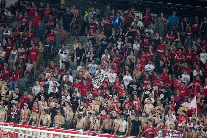 Navijačem Freiburga, ki so opravili dolgo pot do Ljubljane, po porazu z 0:2 in izpadu iz Evrope ni bilo do smeha. | Foto: Urban Urbanc/Sportida