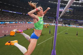 Tina Šutej med dobitniki nagrad Marjana Rožanca