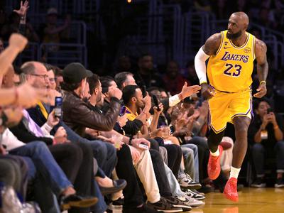 Lakersi brez Dončića pokazali različna obraza #video