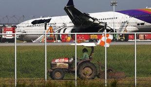 Na Tajskem letalo zdrsnilo s pristajalne steze