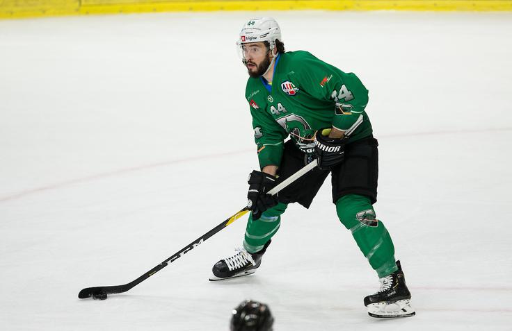 "Morda smo se v zadnji tretjini malo ustrašili rezultata 2:0. Morda smo mislili, da smo že zmagali," je razmišljal branilec David Planko, ki je bil v soboto precej časa na ledu in zlepim strelom priskrbel vodstvo. | Foto: Vid Ponikvar